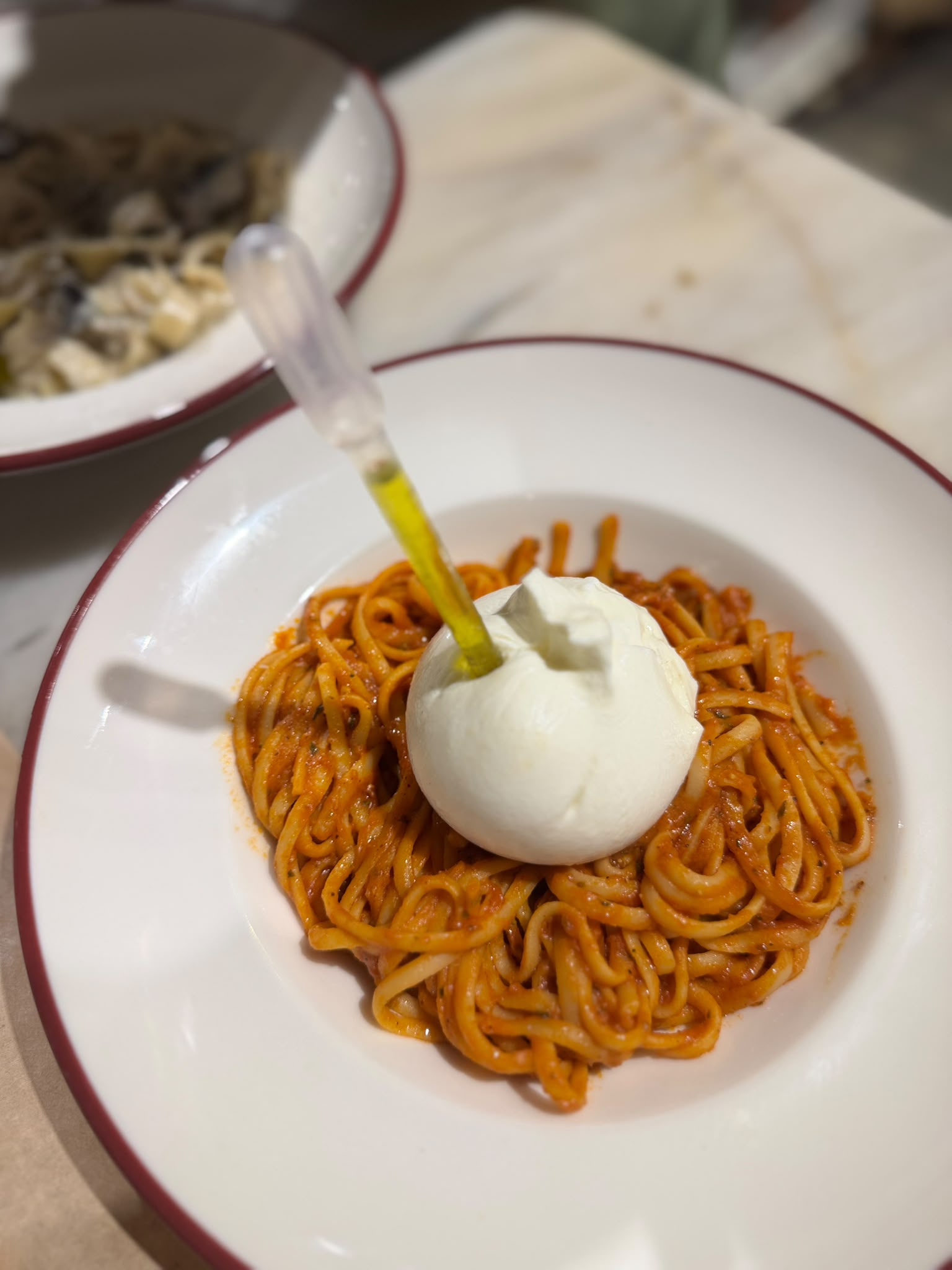 Linguine Pomodoro & Burrata